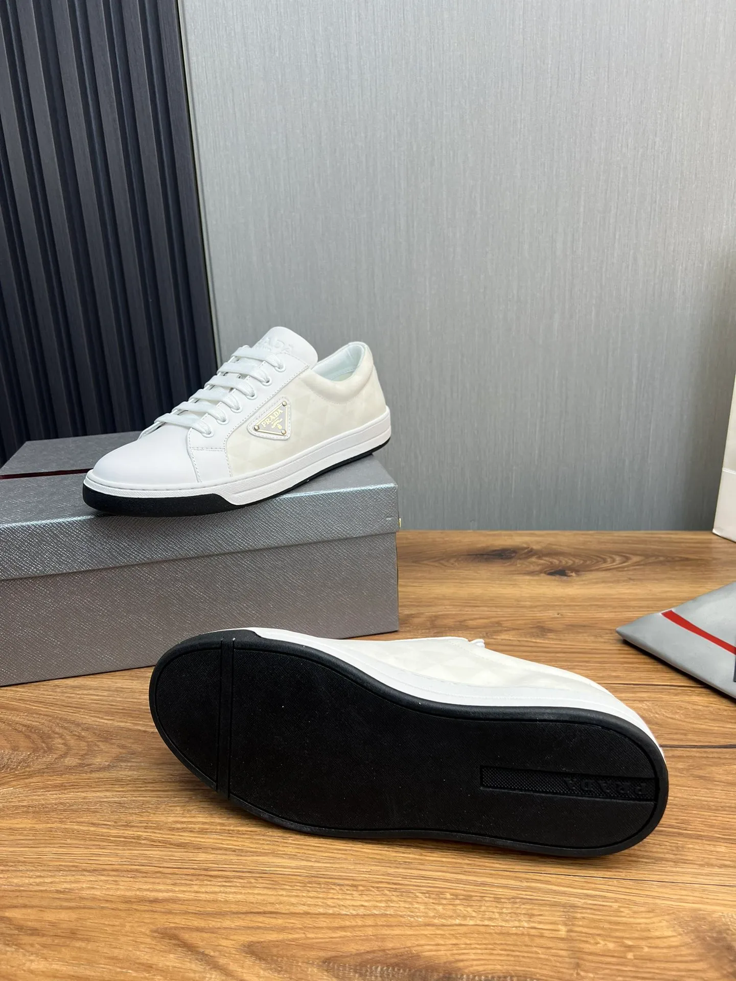 Men's shoes 💰500💰 [PRADA] Popular items in the men's shoe counter, synchronized with the official website, 1 high-quality shipment ✔️Original cowhide splicing + cowhide lining, 1🆚1 replica, original sole, 38-45 (45 customized, non-refundable)
